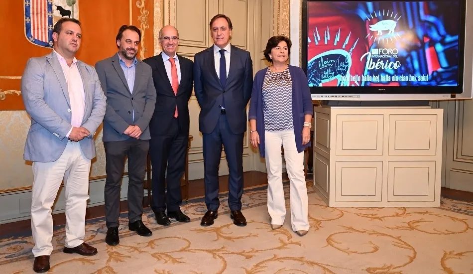 Presentación del II Foro Internacional del Ibérico en el Ayuntamiento de Salamanca