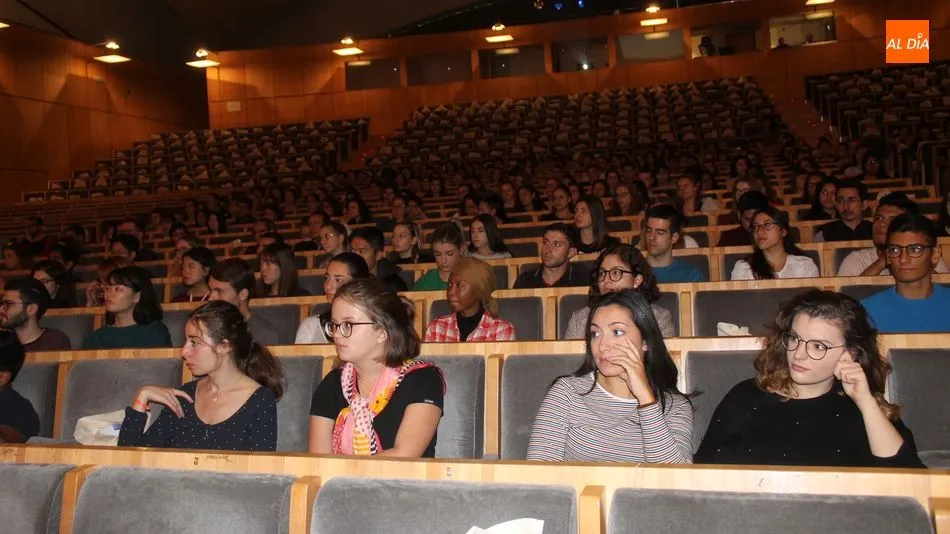 Acto de bienvenida a los alumnos extranjeros en el Palacio de Congresos