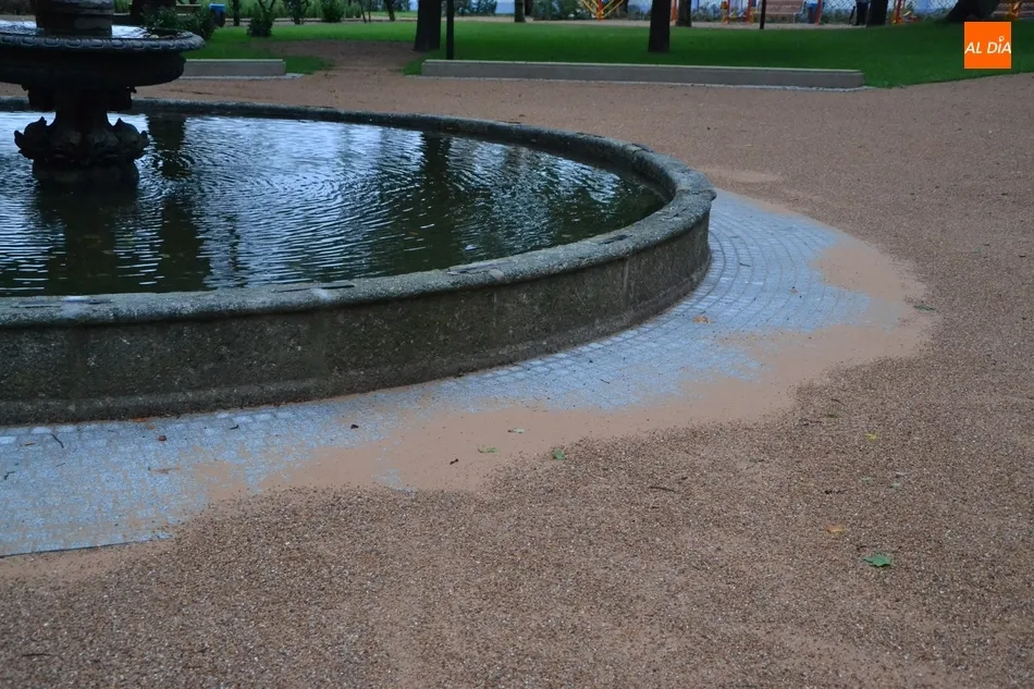 Foto 4 - La granizada causa estragos en las instalaciones deportivas y en el &lsquo;nuevo&rsquo; Parque de La...