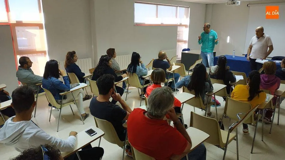 Los alumnos de ESO para adultos ya acudieron a su reunión la pasada semana