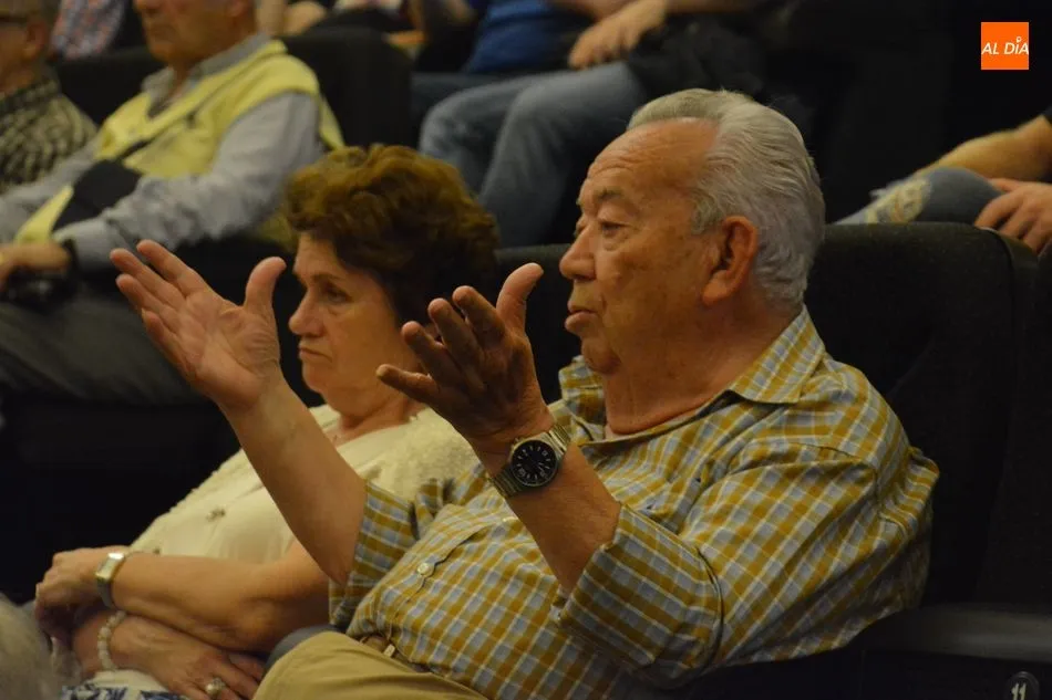 Foto 10 - La OSAE celebra sus charlas por el 50&ordm; aniversario de la llegada del hombre a la luna  