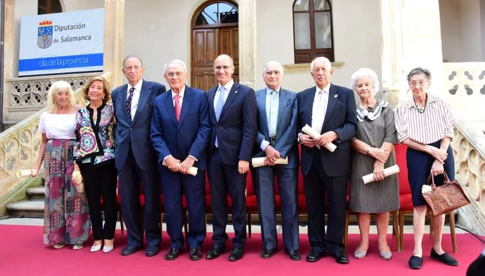 En la actualidad son 59 las alcaldesas de la provincia, pero como recuerda el presidente de la Diputación, Javier Iglesias, “ellas fueron ejemplo para otras muchas que han seguido su estela a lo largo de estos cuarenta años