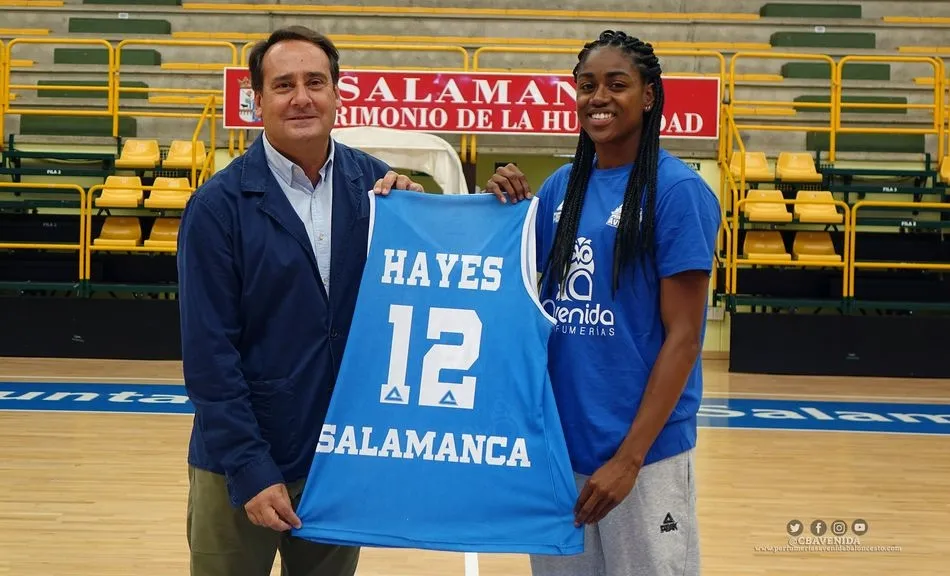 Foto 2 - Tiffany Hayes: &ldquo;No s&eacute; si ser&eacute; una s&uacute;per estrella, pero aqu&iacute; me est&aacute;n tratando como tal y es...