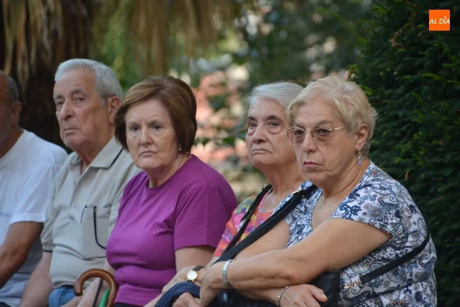 Foto 9 - La Semana de la Movilidad contin&uacute;a con un paseo guiado para personas mayores por los parques de...