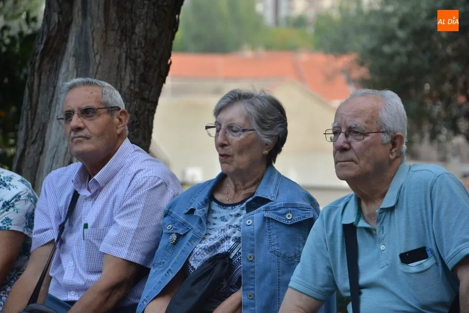 Foto 6 - La Semana de la Movilidad contin&uacute;a con un paseo guiado para personas mayores por los parques de...