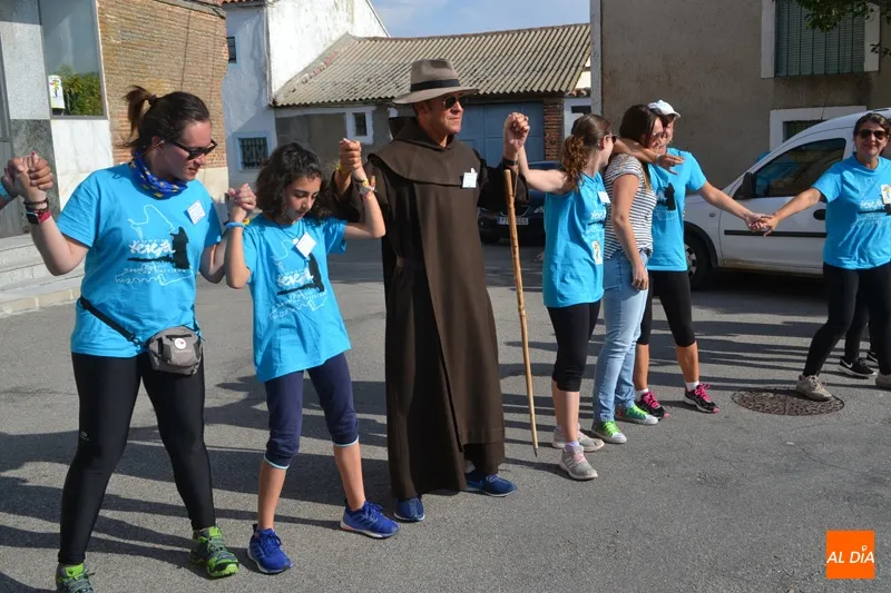 Foto 3 - La &lsquo;Comuni&oacute;n de los Higos&rsquo; revive en Aldeaseca el ultimo alto en el camino de Santa Teresa...