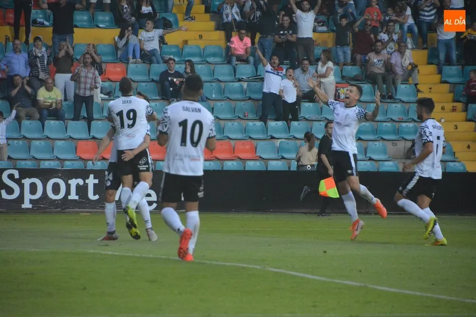 Los jugadores del Salamanca UDS celebran el gol conseguido frente al Real Unión de Irún / Archivo
