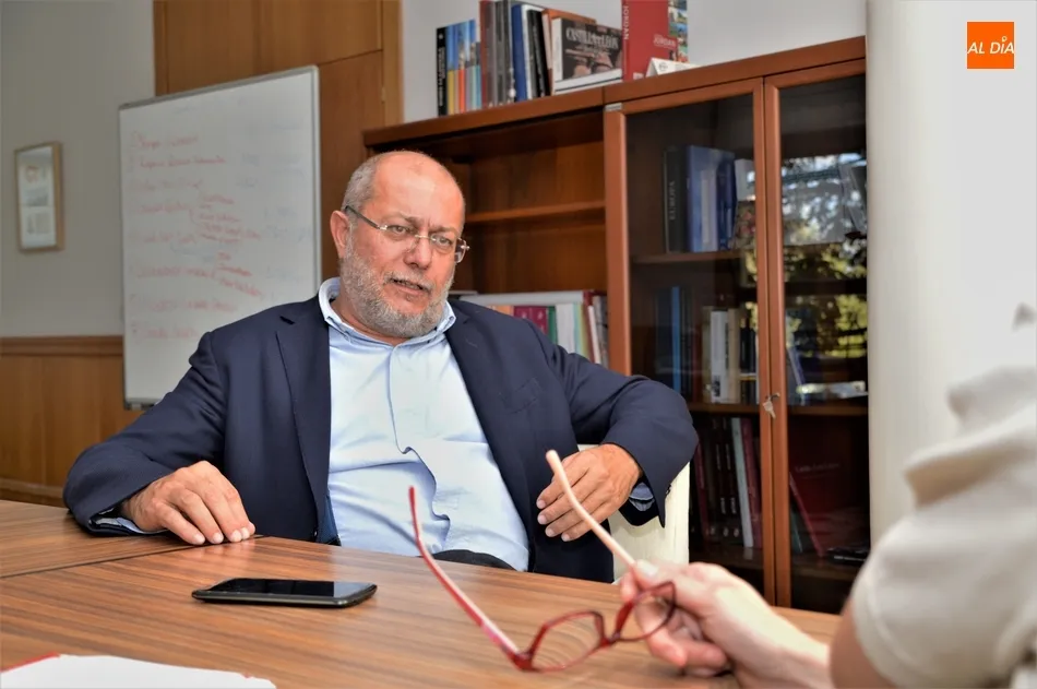 Francisco Igea, vicepresidente y consejero de Transparencia, Ordenación del Territorio y Acción Exterior, durante la entrevista. Fotos: Ángel Merino