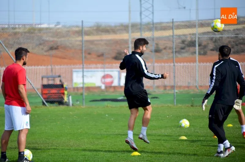 Foto 11 - El Salamanca UDS ultima la visita del Logro&ntilde;&eacute;s al Helm&aacute;ntico