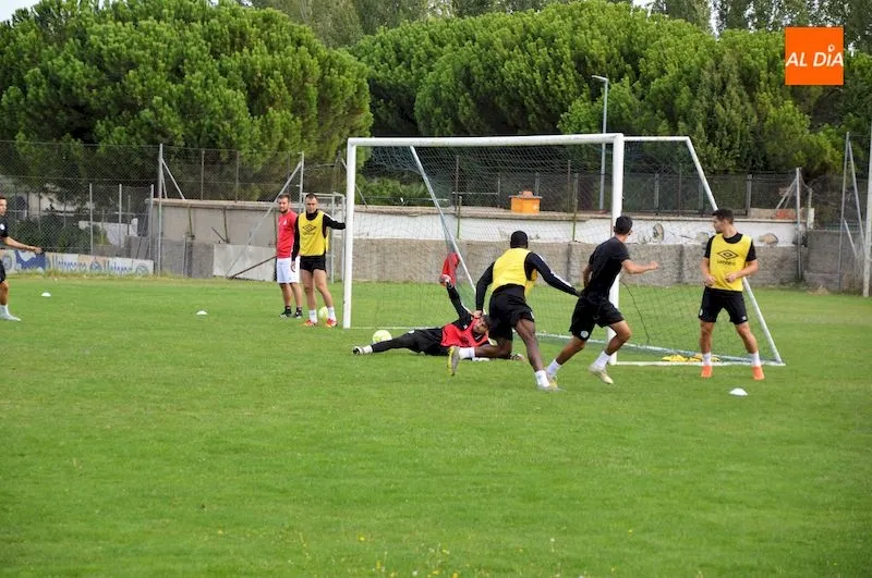 Foto 2 - El Salamanca UDS ultima la visita del Logro&ntilde;&eacute;s al Helm&aacute;ntico