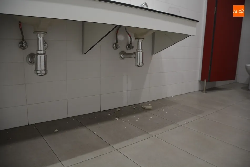 Foto 7 - La renovada estaci&oacute;n de autobuses de Salamanca no se libra de los v&aacute;ndalos&nbsp;