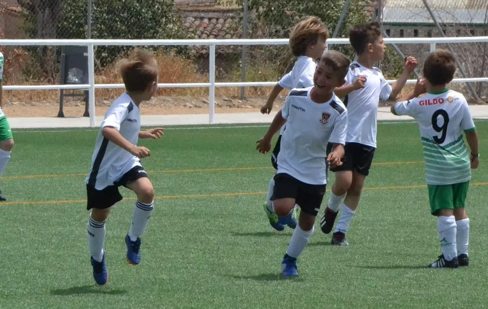 El Prebenjamín del Ciudad Rodrigo CF busca niñ@s para poder salir a competir  