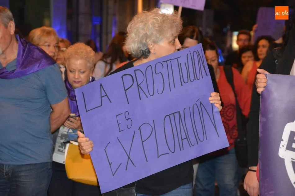 Foto 4 - Salamanca se suma a las movilizaciones por la &lsquo;emergencia feminista&rsquo; con una manifestaci&oacute;n y...