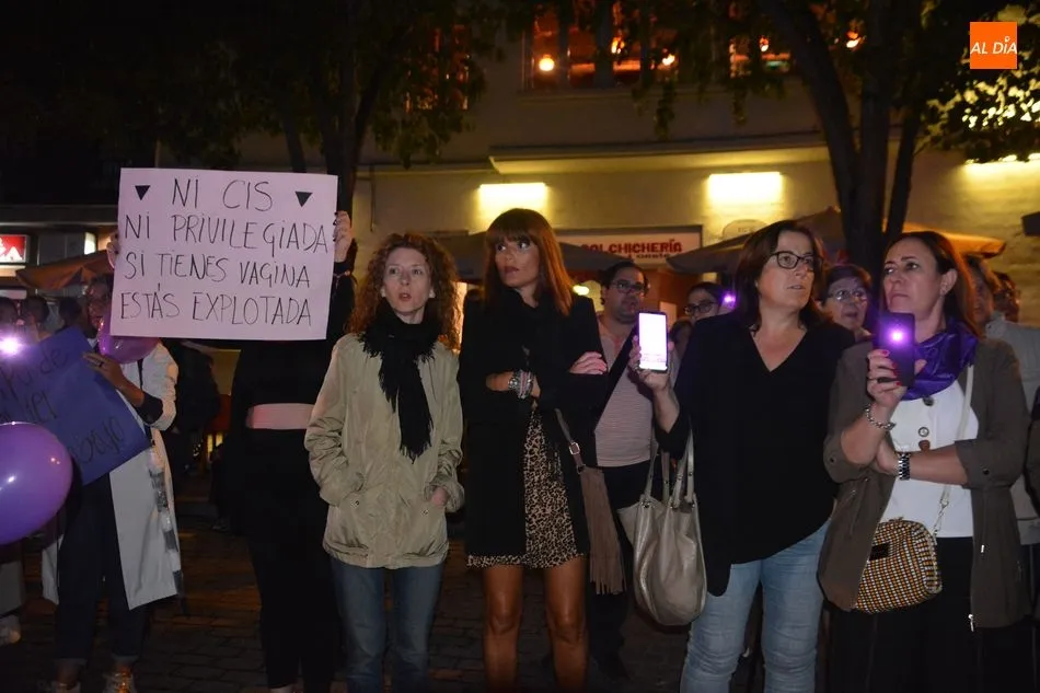 Foto 10 - Salamanca se suma a las movilizaciones por la &lsquo;emergencia feminista&rsquo; con una manifestaci&oacute;n y...