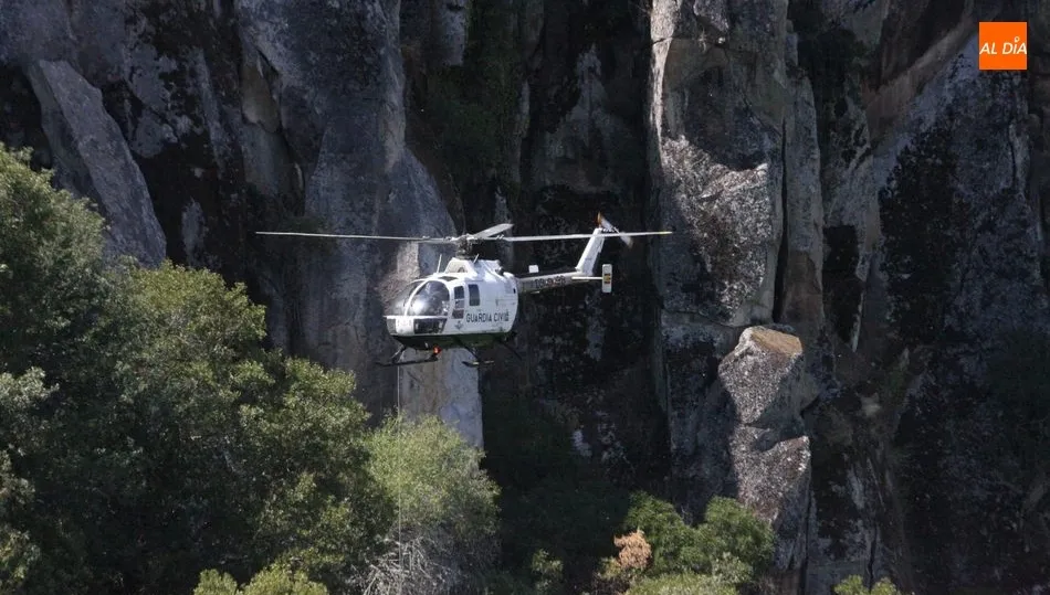 Efectivos del Grupo de Rescate Espeleológico y de Montaña (GREM) de la Guardia Civil en Las Arribes / CORRAL