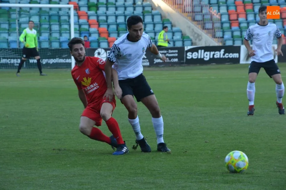 Jorge García da un pase