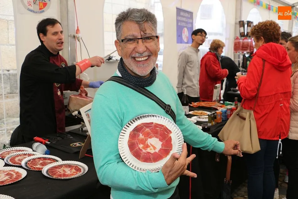 Foto 6 - Arranca la I Feria de la Sierra de Francia con el mejor sabor