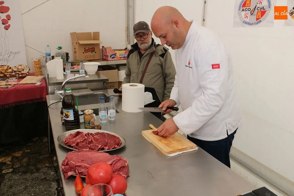 Foto 3 - Arranca la I Feria de la Sierra de Francia con el mejor sabor