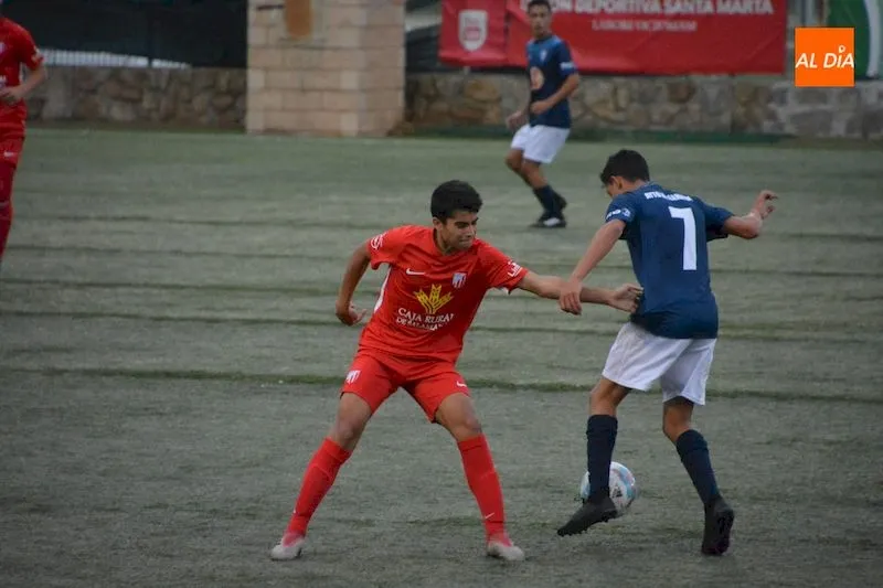 Acción del partido entre el Santa Marta y el Villamayor en la Regional Juvenil / Lydia González