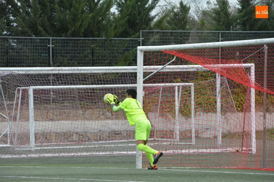 Foto 8 - El Santa Marta vence por la m&iacute;nima al Burgos y contin&uacute;a invicto (1-0)