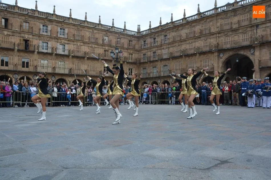 Foto 6 - AFA Salamanca suelta un millar de globos para celebrar el D&iacute;a Mundial del Alzheimer