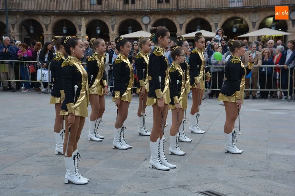Foto 3 - AFA Salamanca suelta un millar de globos para celebrar el D&iacute;a Mundial del Alzheimer