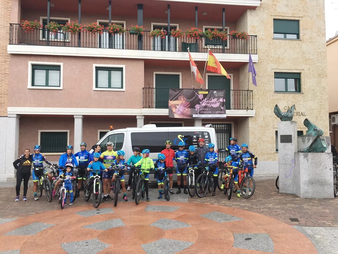 Foto 3 - Concluye la Semana de la Movilidad en Carbajosa con una ruta en bicicleta por la V&iacute;a Verde