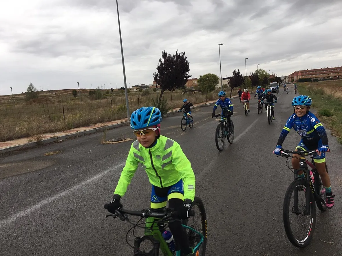 Foto 2 - Concluye la Semana de la Movilidad en Carbajosa con una ruta en bicicleta por la V&iacute;a Verde
