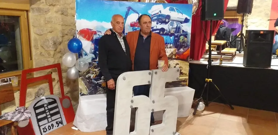 Foto 10 - Jes&uacute;s Barros celebra su jubilaci&oacute;n en Cip&eacute;rez rodeado de familiares y amigos  