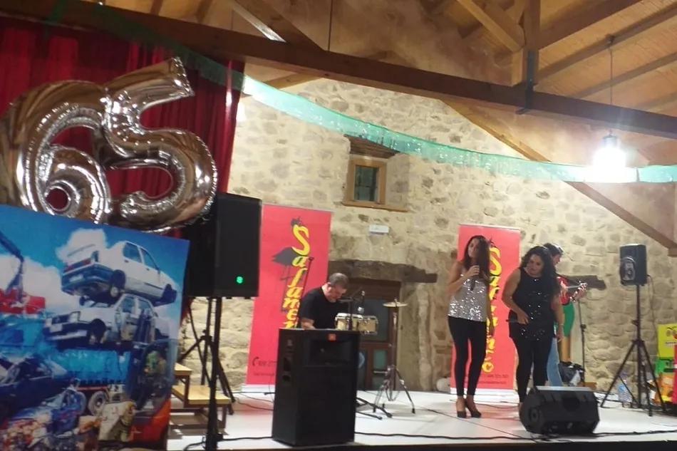 Foto 2 - Jes&uacute;s Barros celebra su jubilaci&oacute;n en Cip&eacute;rez rodeado de familiares y amigos  