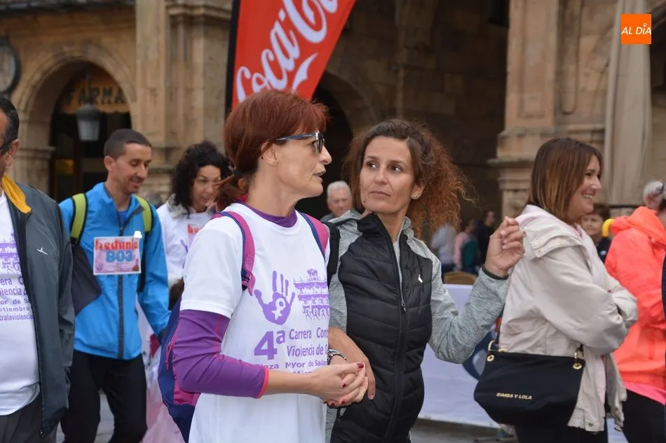 Foto 11 - Multitudinaria marcha participativa en la Carrera Popular Contra la Violencia de G&eacute;nero