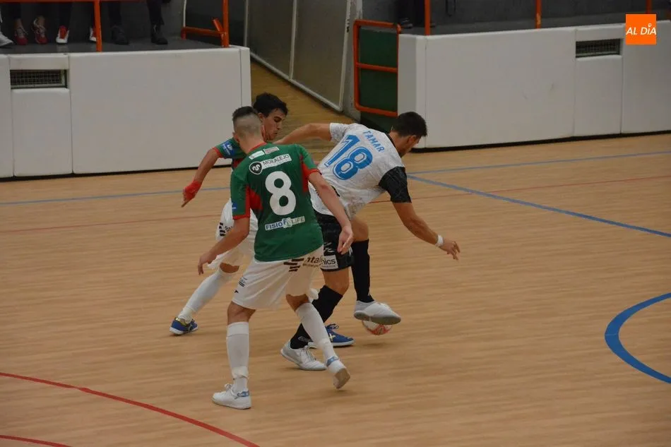 Foto 4 - El CD Salamanca Unionistas FS se presenta ante su afici&oacute;n con victoria en un amistoso frente al...