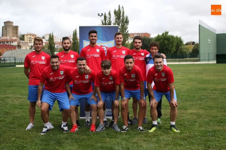 Foto 2 - El Alba de Tormes CF presenta su proyecto deportivo en el d&eacute;cimo aniversario de su fundaci&oacute;n