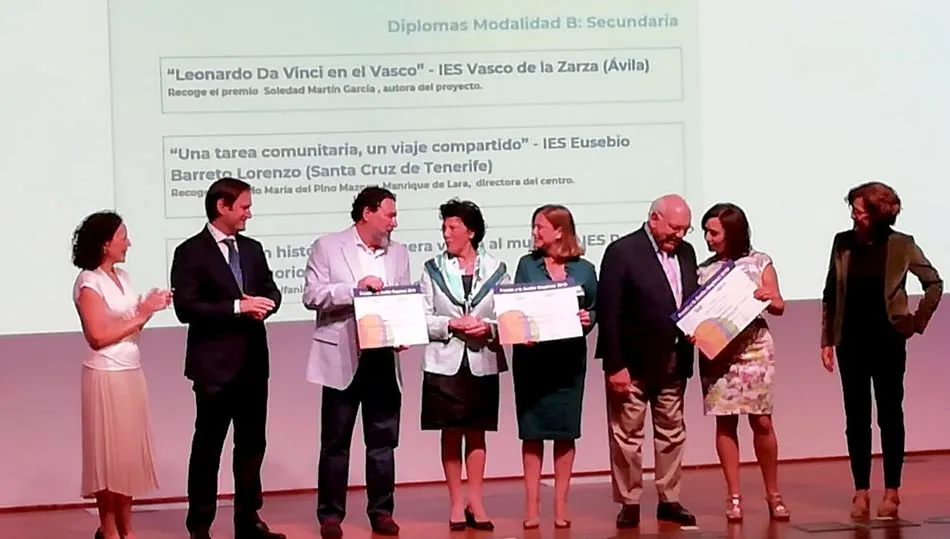 Epifanio Matas recoge el premio Acción Magistral