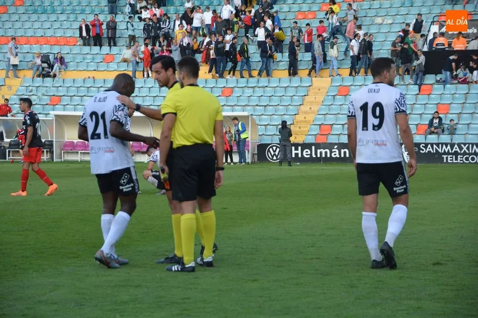 Foto 3 - El Salamanca UDS sigue de resaca y se la vuelve a pegar contra el Logro&ntilde;&eacute;s (0-2)