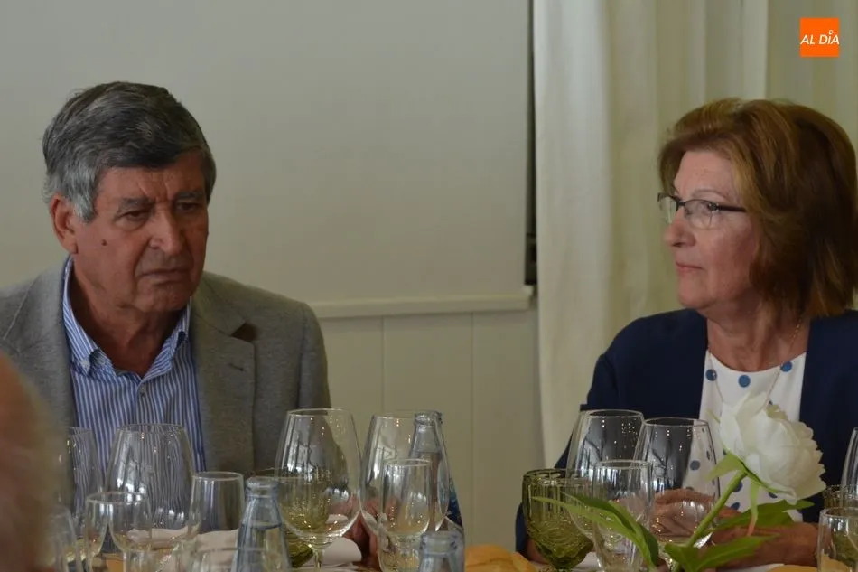 Foto 10 - Alejo Ri&ntilde;ones, emocionado, recibe un homenaje a sus a&ntilde;os como alcalde de B&eacute;jar