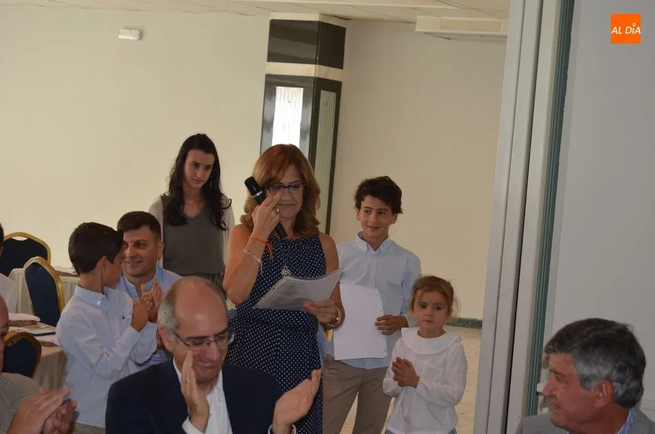 Foto 8 - Alejo Ri&ntilde;ones, emocionado, recibe un homenaje a sus a&ntilde;os como alcalde de B&eacute;jar
