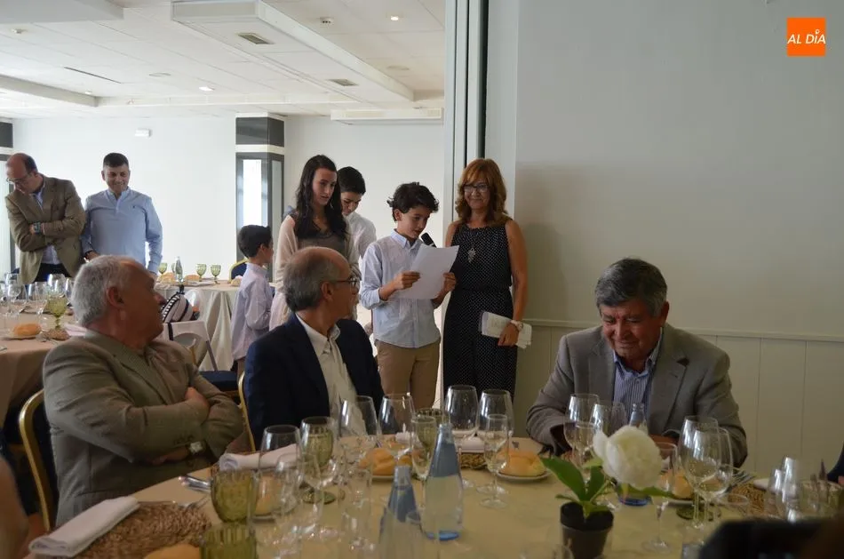 Foto 6 - Alejo Ri&ntilde;ones, emocionado, recibe un homenaje a sus a&ntilde;os como alcalde de B&eacute;jar
