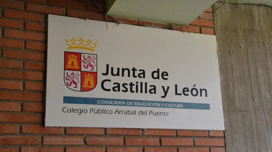 Una docente del Colegio Arrabal del Puente denuncia que ha sido amenazada de muerte  