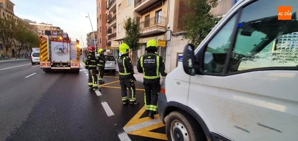 Foto 9 - Alarma en el paseo de Canalejas por el humo provocado por un cortocircuito en un edificio