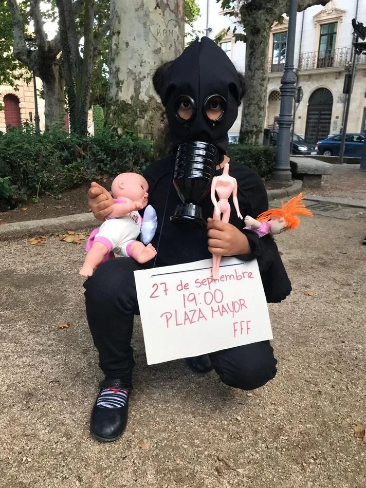 Foto 4 - El misterio de las personas de negro por las calles de la ciudad  