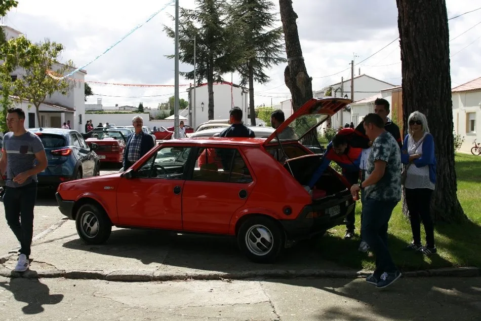 Foto 11 - &Eacute;xito de la X Concentraci&oacute;n de Veh&iacute;culos Cl&aacute;sicos de Nuevo Francos