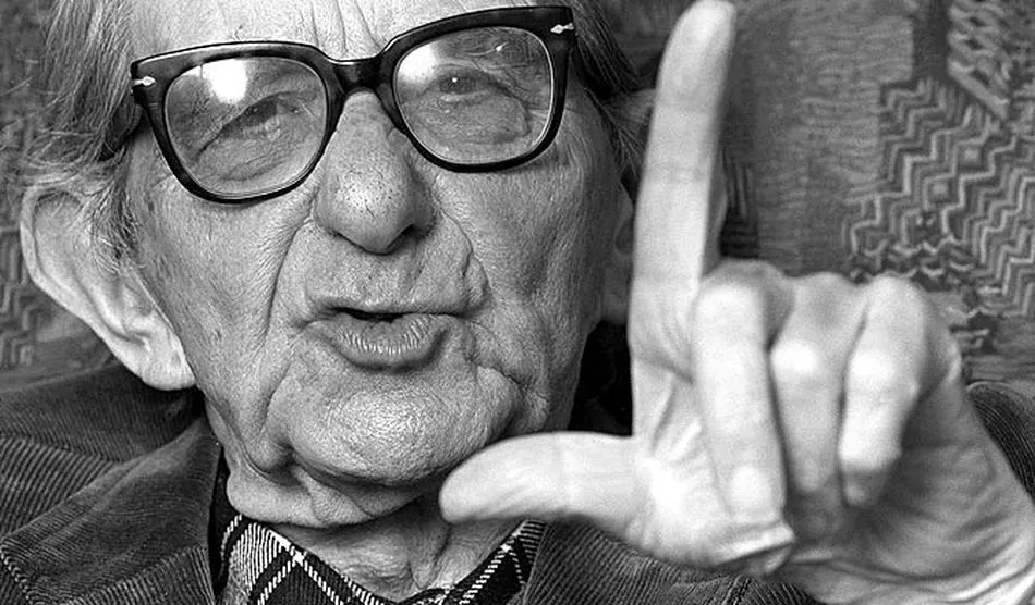 El escritor Gonzalo Torrente Ballester