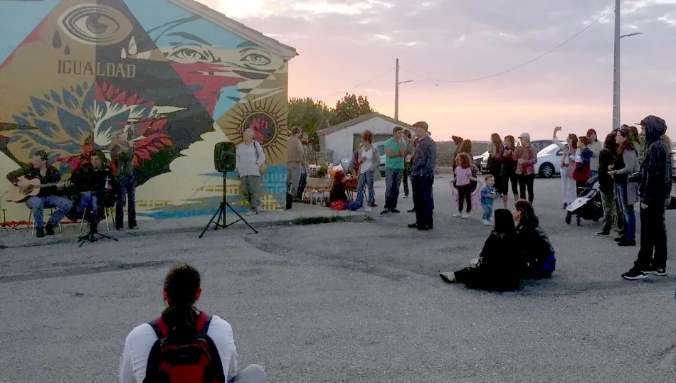 Villasdardo recuerda la violencia contra las mujeres en un gran mural  