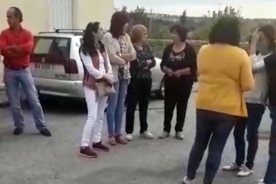 Foto 3 - Villasdardo recuerda la violencia contra las mujeres en un gran mural  