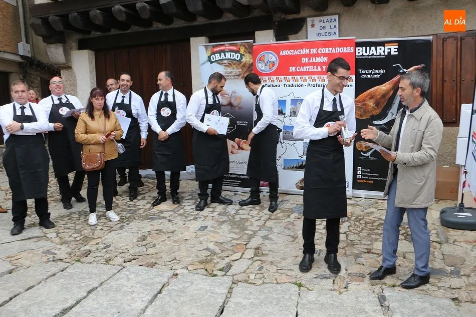 Foto 11 - El IV Concurso de Cortadores de Jam&oacute;n clausura la I Feria Gastron&oacute;mica de la Sierra de Francia