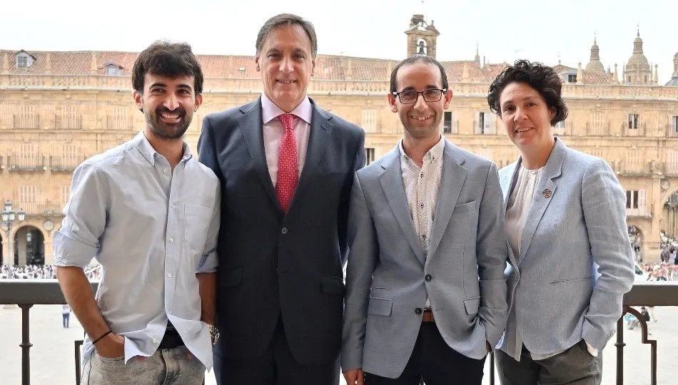 Foto 2 - El alcalde reitera su apuesta por atraer talento y aplaude la incorporaci&oacute;n de dos j&oacute;venes...