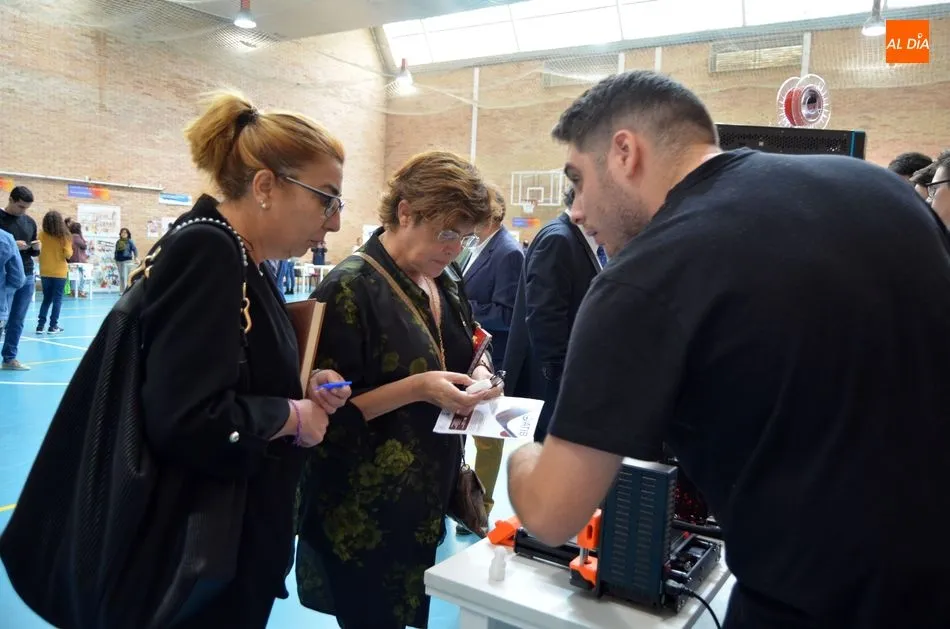 Foto 10 - Bienvenida a los 49 nuevos alunos y 12 estudiantes de m&aacute;ster del Campus de B&eacute;jar de la USAL