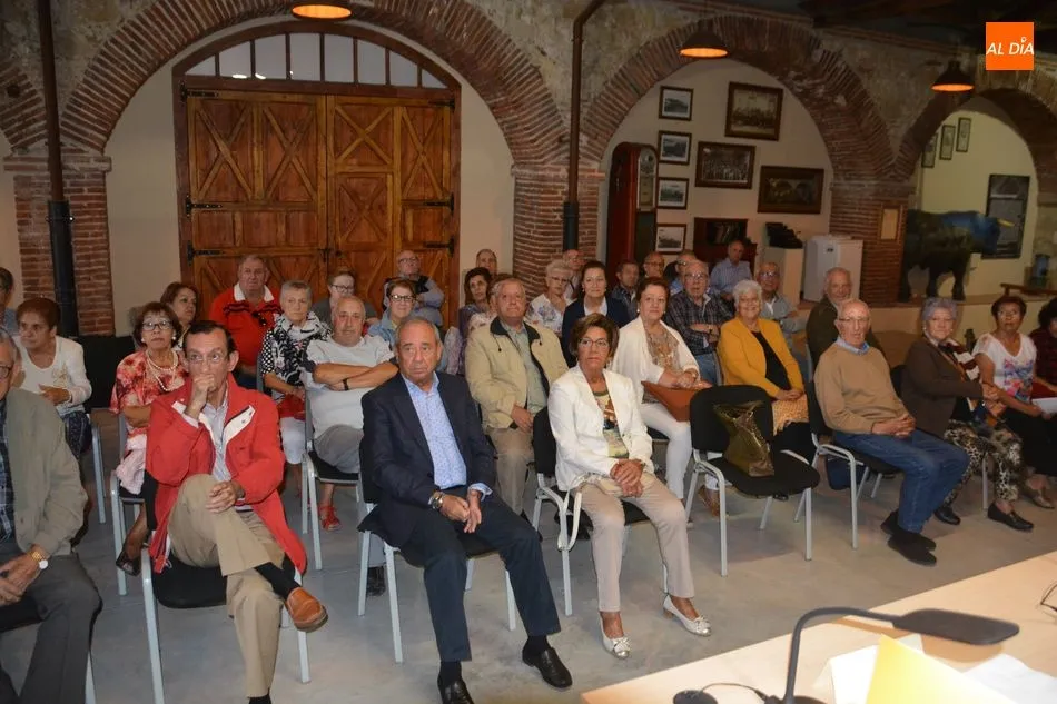 Foto 3 - La semana cultural de los jubilados de Mirat comienza con interesantes charlas  