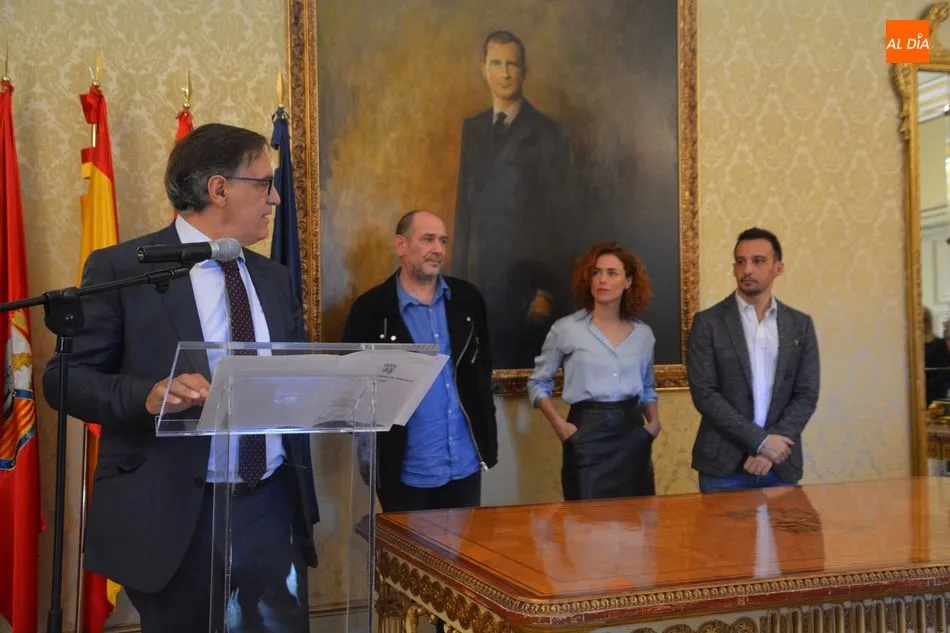 Foto 11 - El alcalde agradece a Amen&aacute;bar la elecci&oacute;n de Salamanca para rodar &lsquo;Mientras dure la guerra&rsquo;